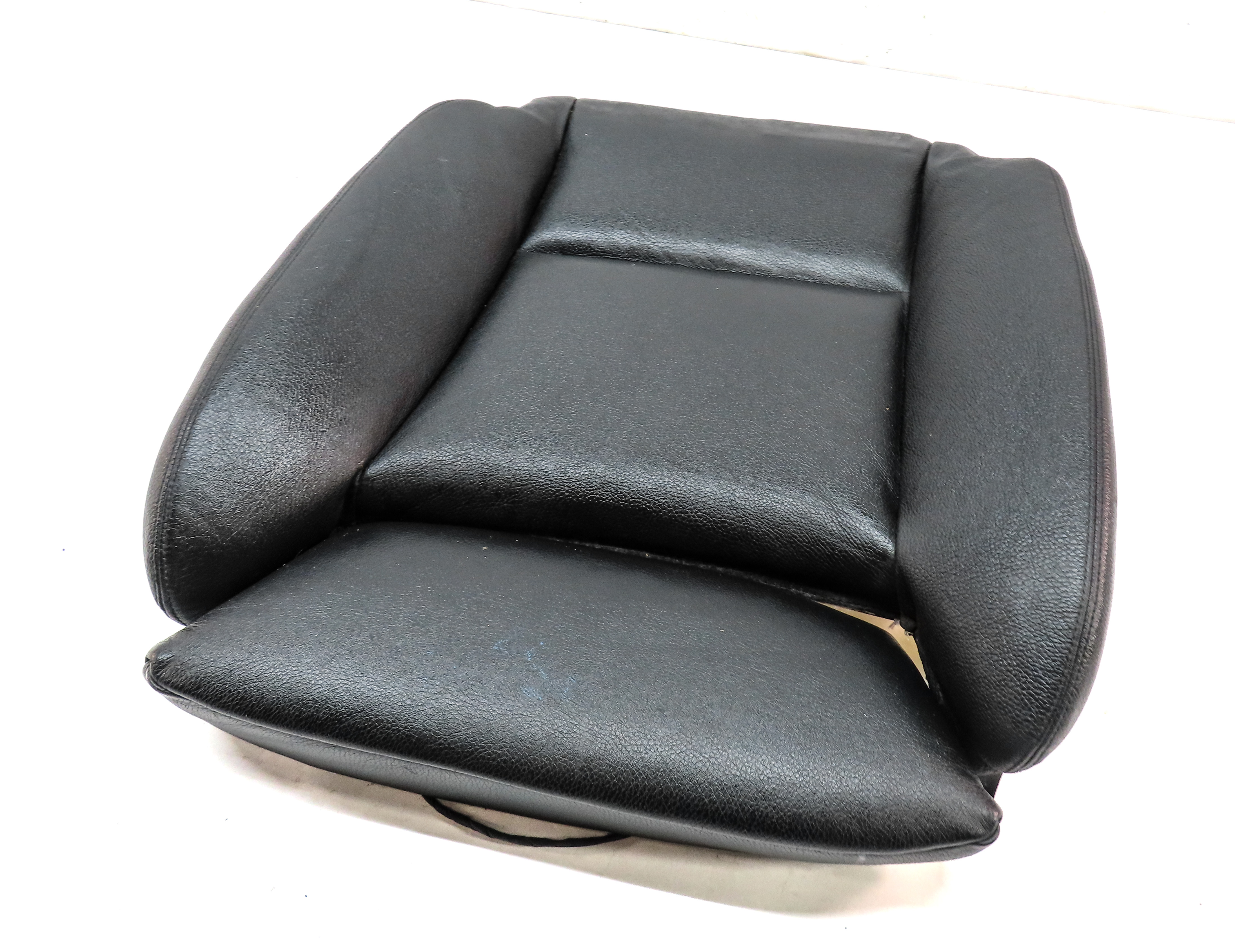 2011 BMW 535XiGT (F07) FRONT RIGHT PASSENGER LOWER HEATED COMFORT SEAT CUSHION — exact item pictured